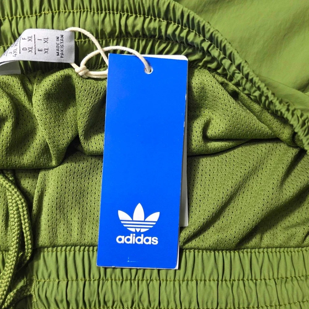 Adidas Originals Trefoil Essentials Woven Shorts Men's XL Olive Green NWT KA0674